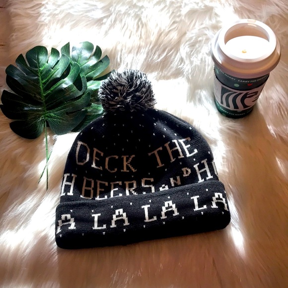 American Eagle Deck The Halls Holiday Beanie Size One Size - Picture 1 of 7